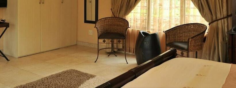 בית מלון כפרי Legodimo Game Lodge