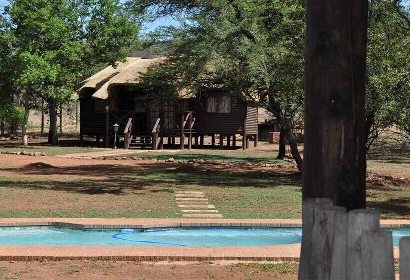 בית מלון כפרי Legodimo Game Lodge