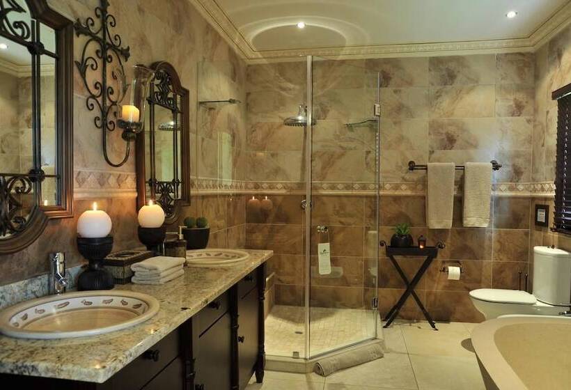 בית מלון כפרי Legodimo Game Lodge