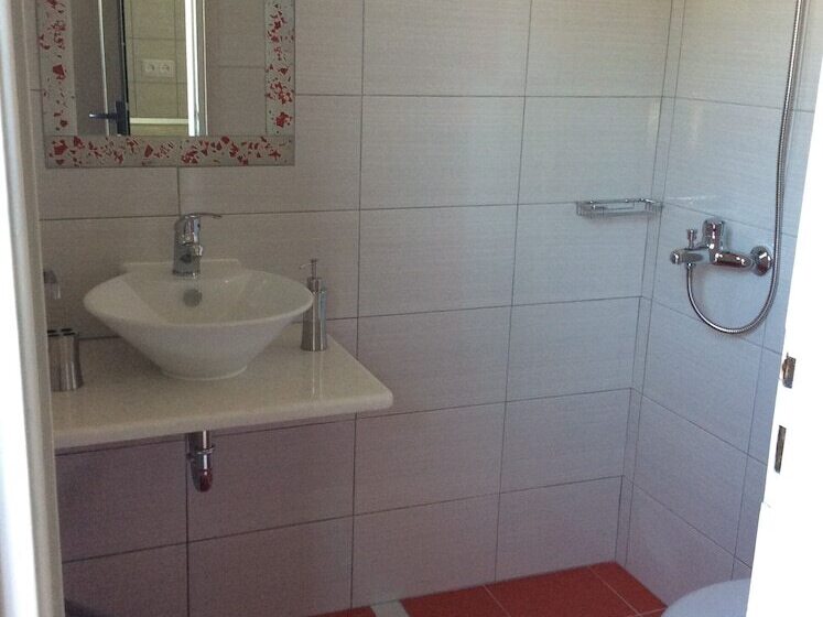 مبيت وإفطار Elena Rooms