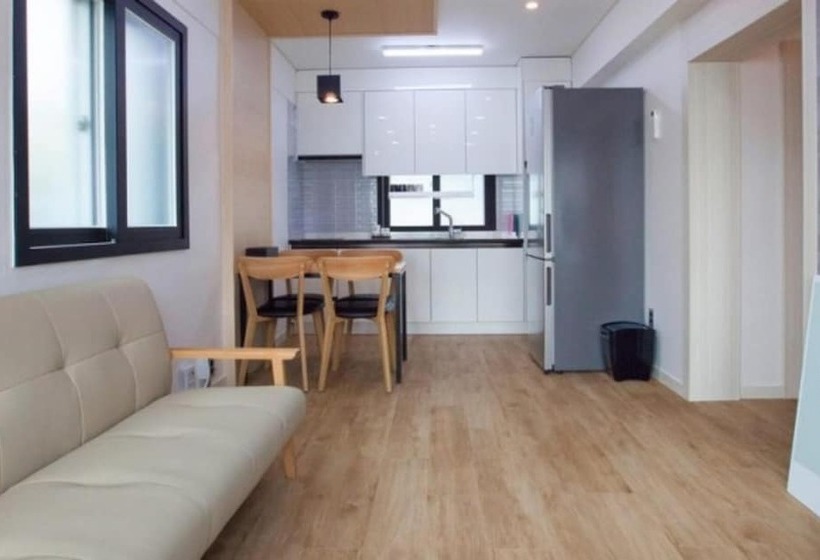 Busan Yeonhwa Reef Pension Dreamer