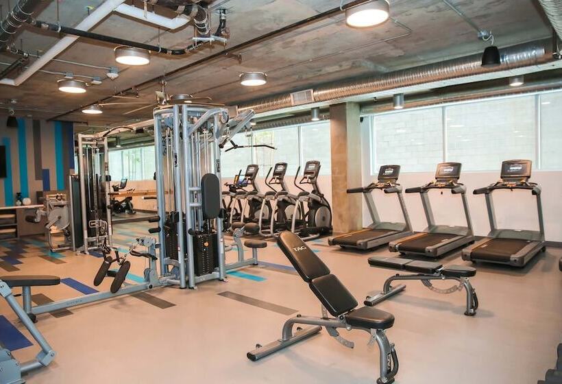 Fully Furnished Suites Near Little Tokyo