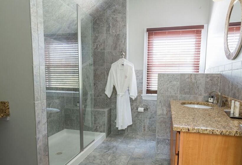 پانسیون 7 On Strath