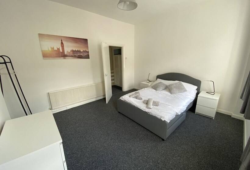 דירת נופש Beautiful Modern 3 Bed House In Wallasey Near City