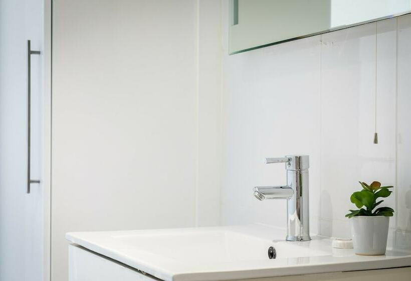 4 Bedroom Villa On Marble Arch