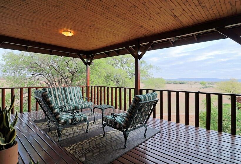 مبيت وإفطار Tata Farm Game Lodge