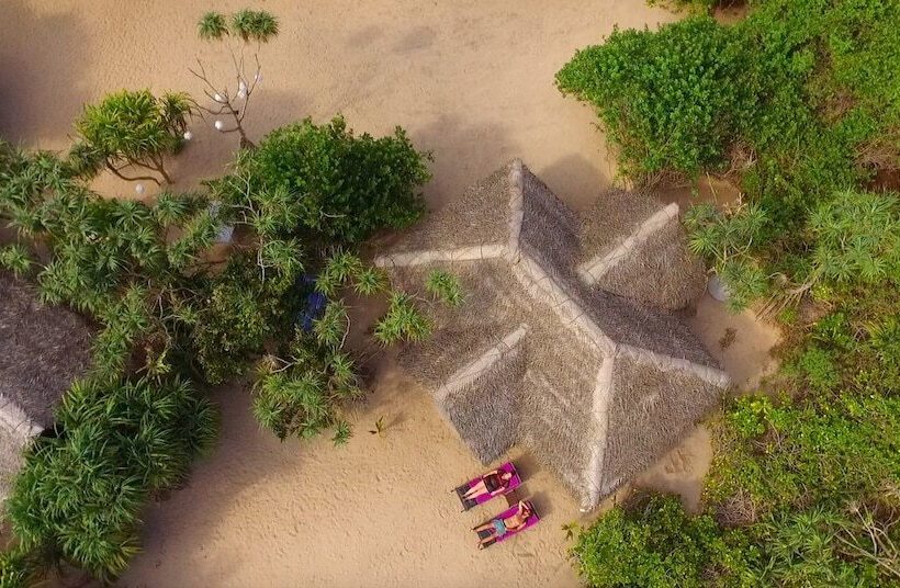 בית מלון כפרי Jungle Beach Ahungalla