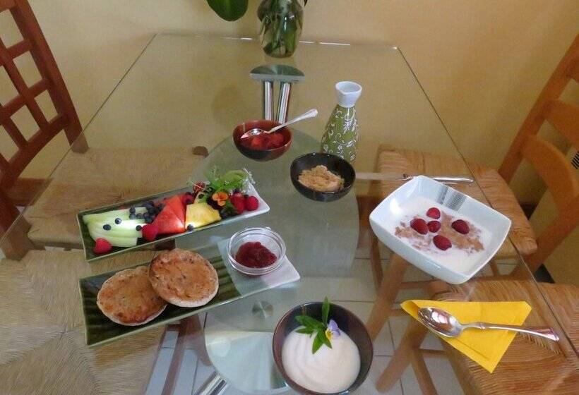 فندق Artisan Upstairs Guesthouse