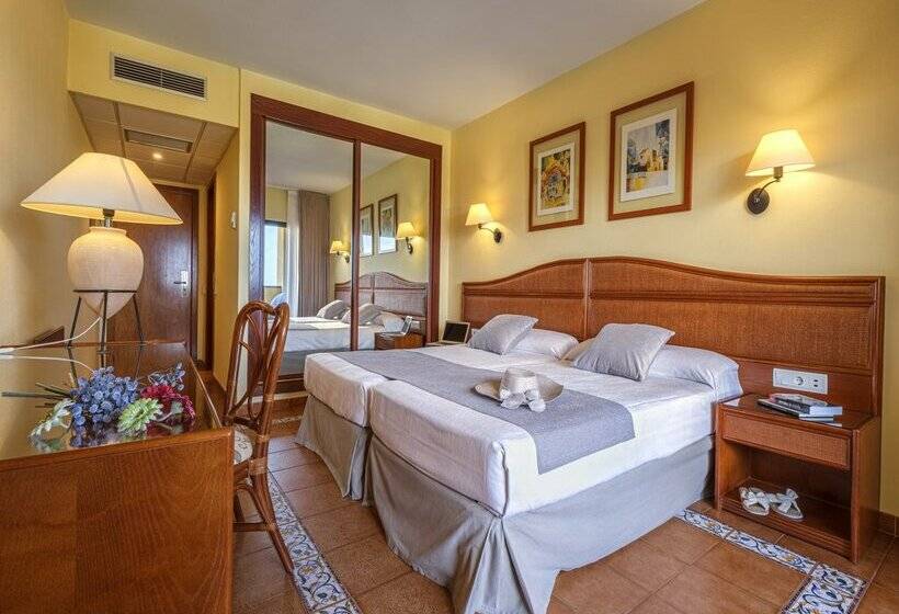 ホテル Estival Park Marena