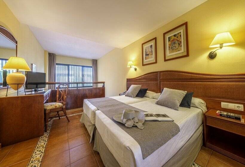 ホテル Estival Park Marena