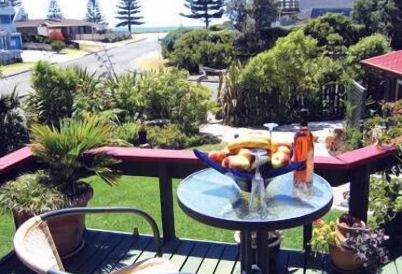 مبيت وإفطار Moanarua Beach Cottage