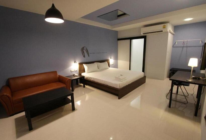 Eazy Motel B.a.n.g.n.a