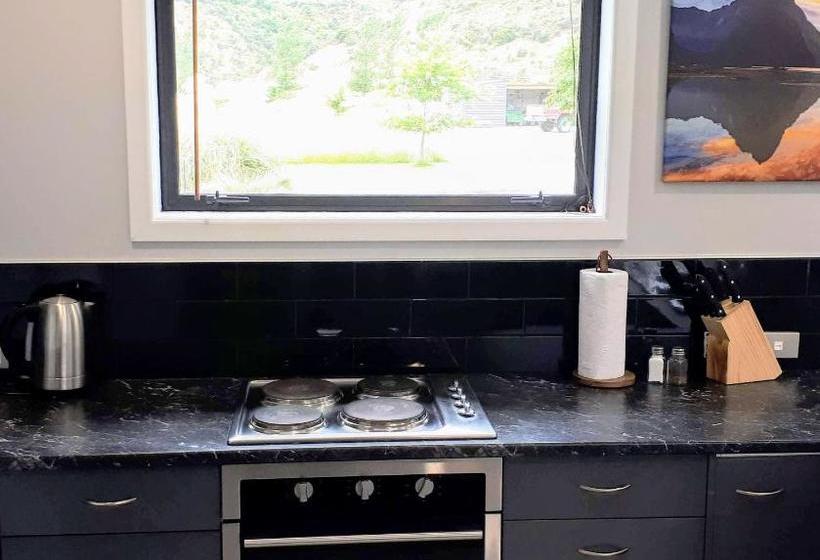 Glenorchy Peaks B&b