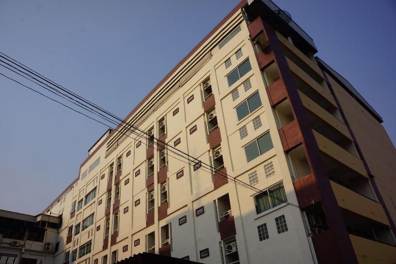 هتل Lee's Mark Residence