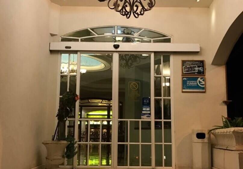 فندق Plaza Ejecutivo