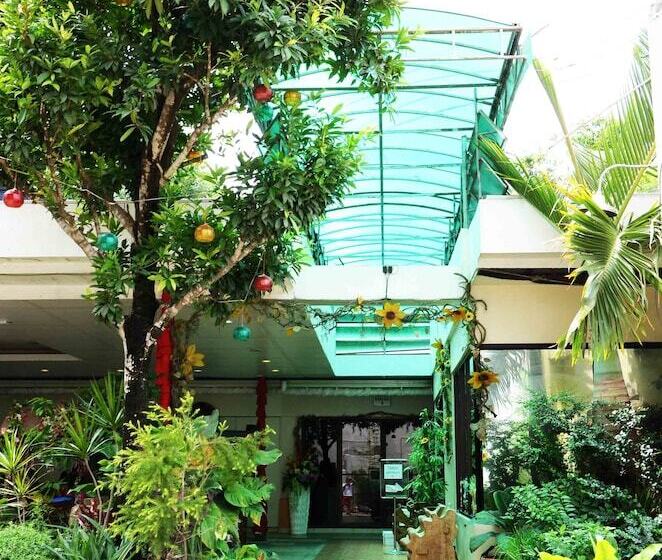 Hotel Reyna S The Haven And Gardens