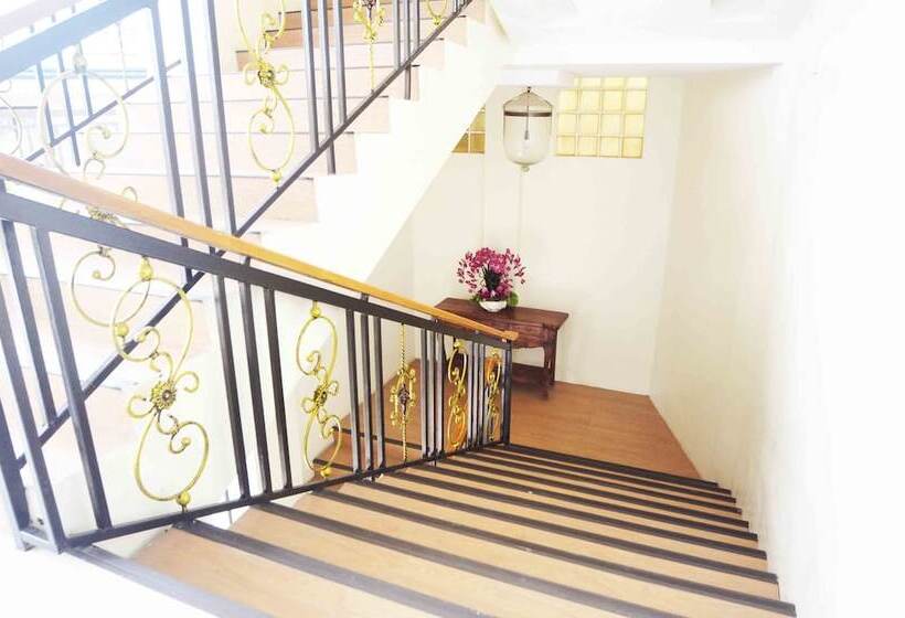 Hotel Reyna S The Haven And Gardens