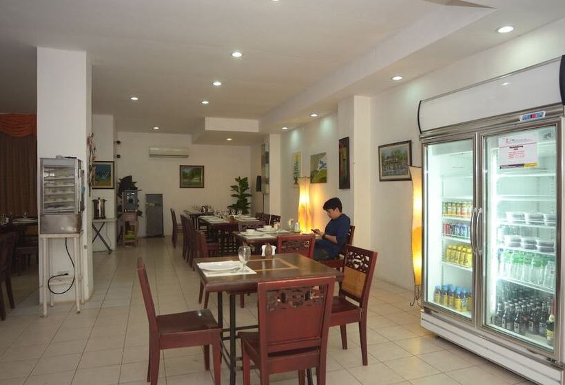 Hotel Reyna S The Haven And Gardens