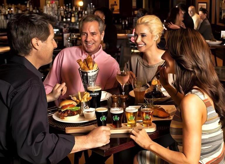 فندق Valley Forge Casino Resort