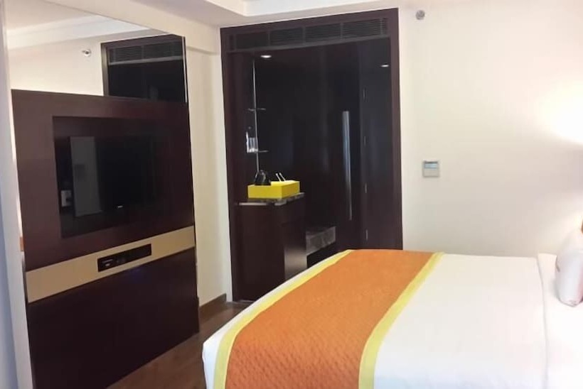 Отель Zone By The Park , Bani Park Jaipur