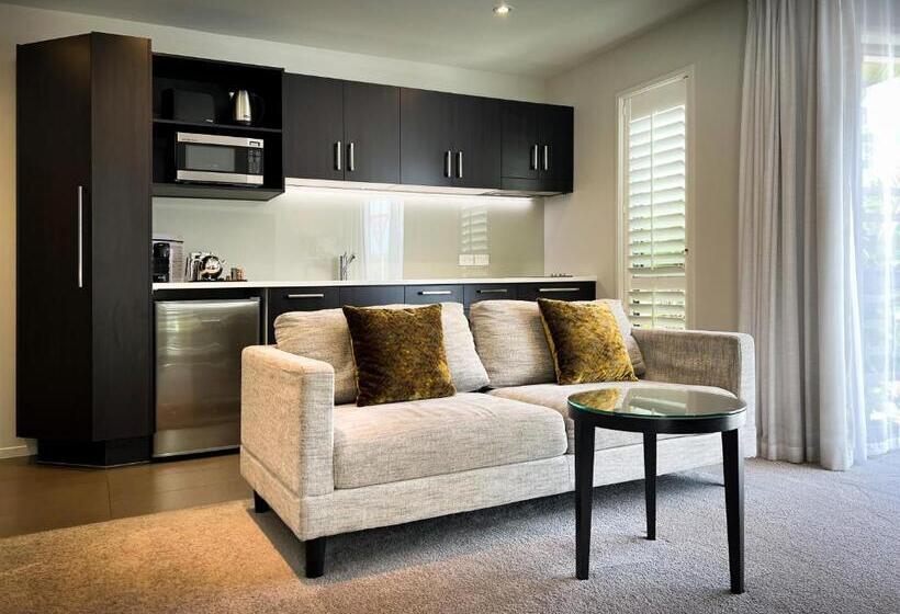 مُتل The Sails Nelson