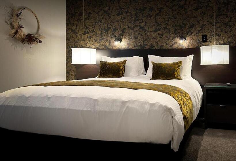 مُتل The Sails Nelson