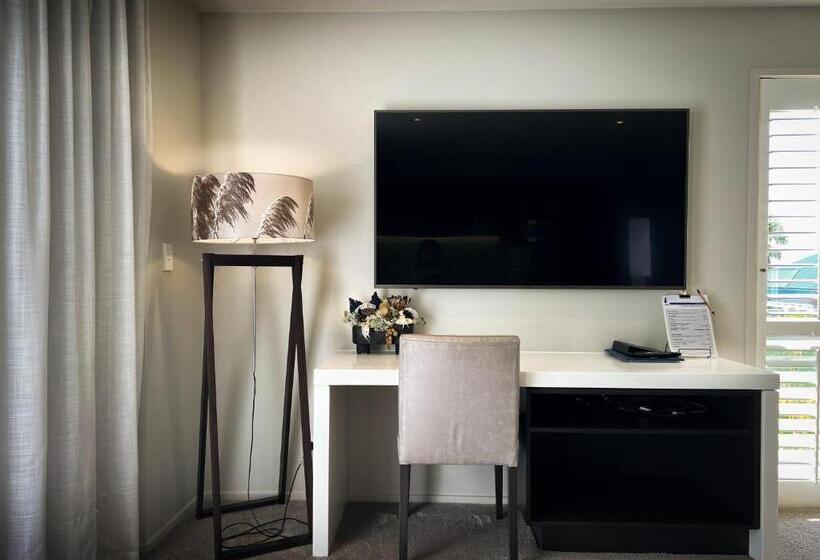 مُتل The Sails Nelson