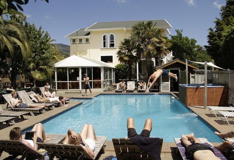 Paradiso Backpacker Hostel