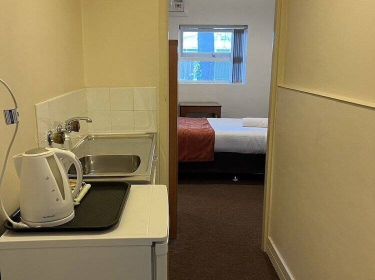 Princes Lodge Motel