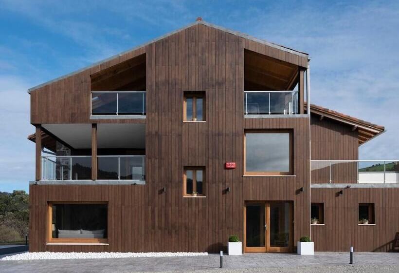 هتل Nafarrola Gastronomy & Wine