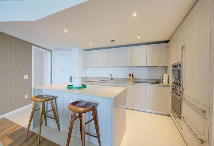 Upscale Comfort And Breathtaking Views At H Hollywood Residences By Zelloo
