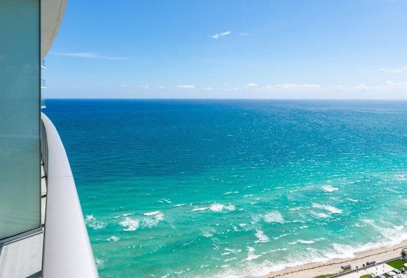 Upscale Comfort And Breathtaking Views At H Hollywood Residences By Zelloo
