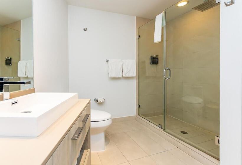 Upscale Comfort And Breathtaking Views At H Hollywood Residences By Zelloo