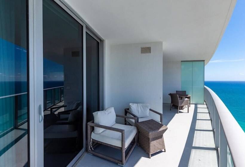 Upscale Comfort And Breathtaking Views At H Hollywood Residences By Zelloo