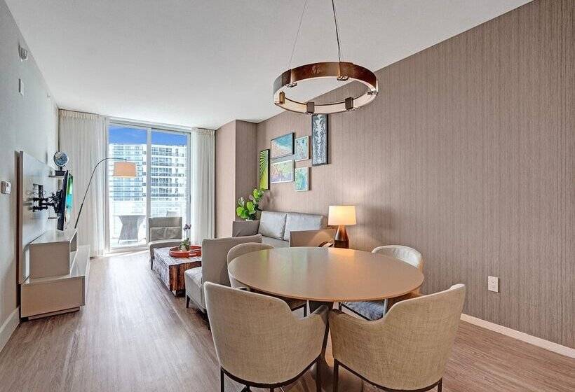 Upscale Comfort And Breathtaking Views At H Hollywood Residences By Zelloo