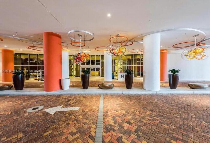 Upscale Comfort And Breathtaking Views At H Hollywood Residences By Zelloo