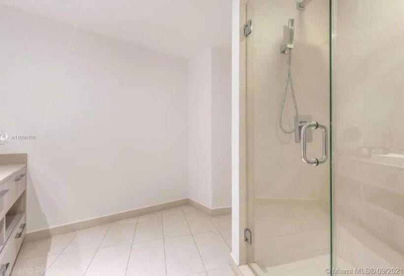 Upscale Comfort And Breathtaking Views At H Hollywood Residences By Zelloo