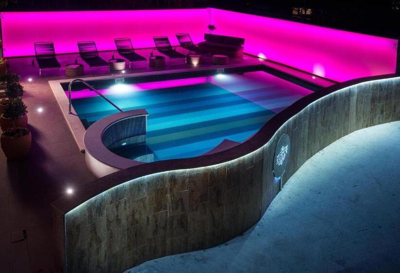 هتل Boban Luxury Suites