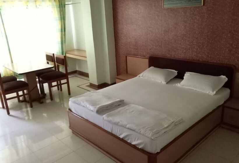 فندق Guruprerna Beacon Resort Dwarka