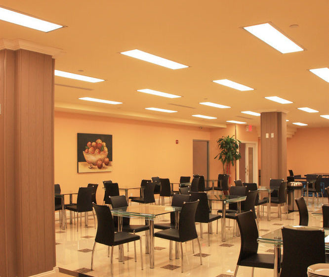 فندق Howard Johnson By Wyndham Long Island City