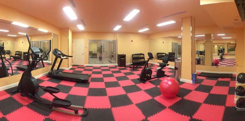 فندق Howard Johnson By Wyndham Long Island City