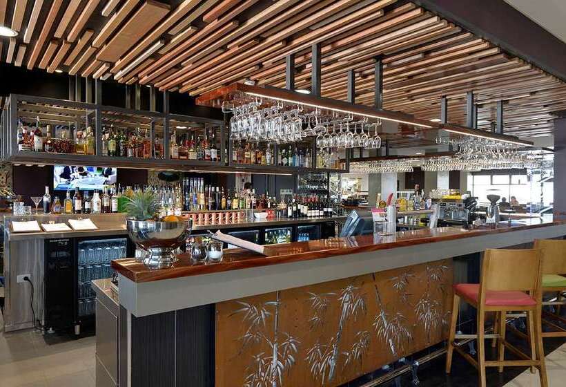 בית מלון כפרי Rydges Palmerston  Darwin