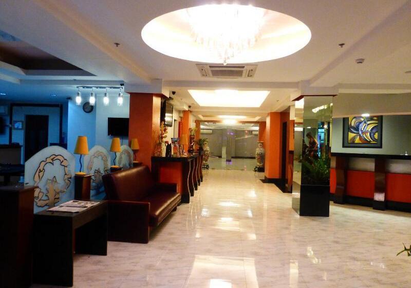 בית מלון כפרי Silver Oaks Suites &