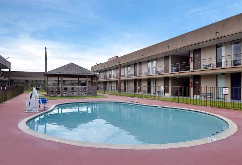 מוטל Airport Inn