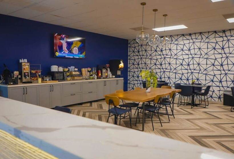 מוטל Airport Inn