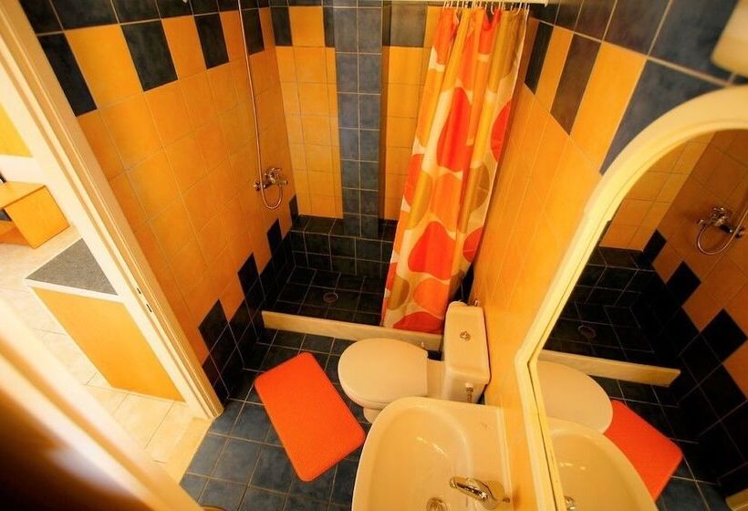Toni S Guesthouse