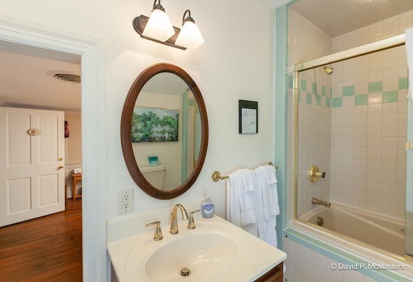 مبيت وإفطار Baladerry Inn Lp