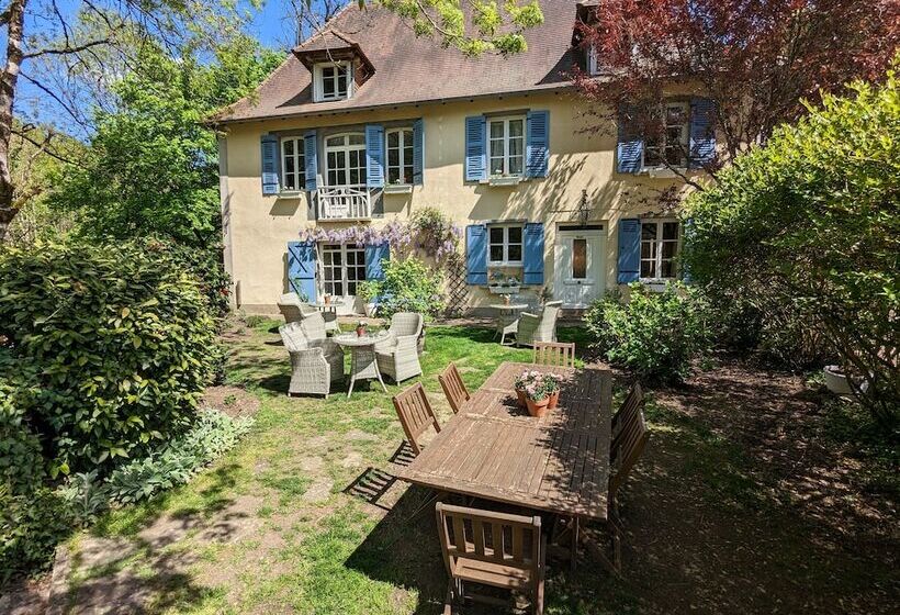 住宿加早餐  Sous Le Chateau