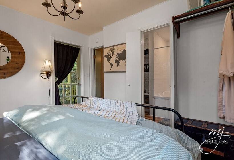 The 1883 Peabody House Bed & Breakfast