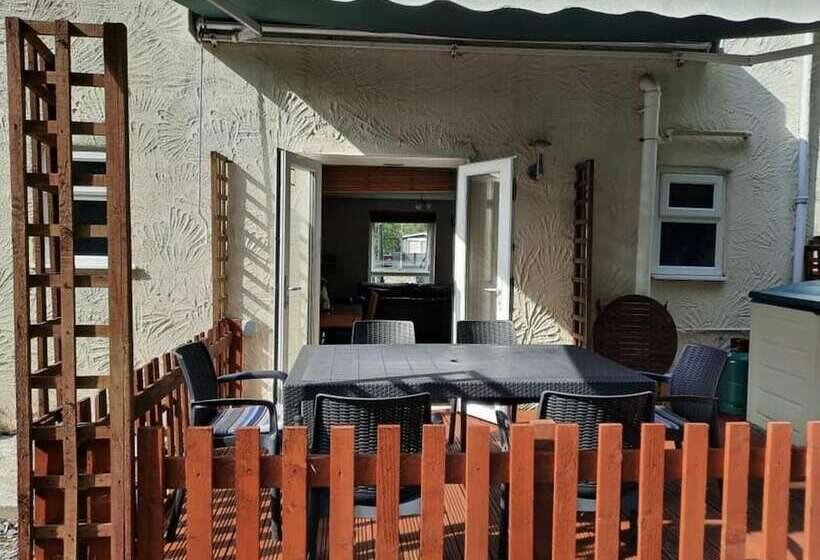 Charming Two Bed Cottage Glan Gwna Holiday Park